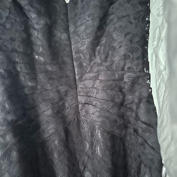 Brand new lace prom/formal black gown size 1 - Picture 3 of 3